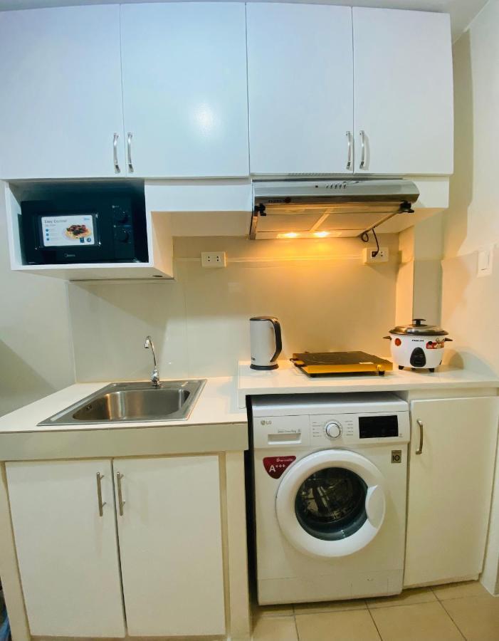 8 Spatial Condominium Davao Екстер'єр фото