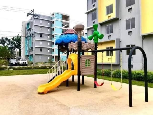 8 Spatial Condominium Davao Екстер'єр фото
