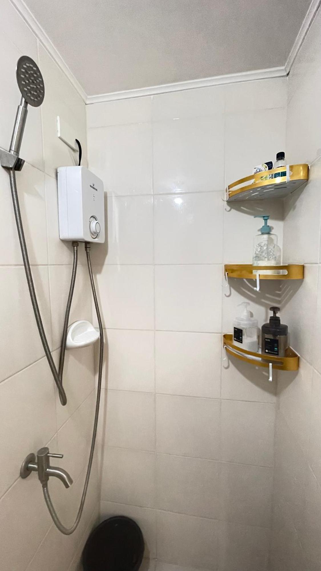 8 Spatial Condominium Davao Екстер'єр фото