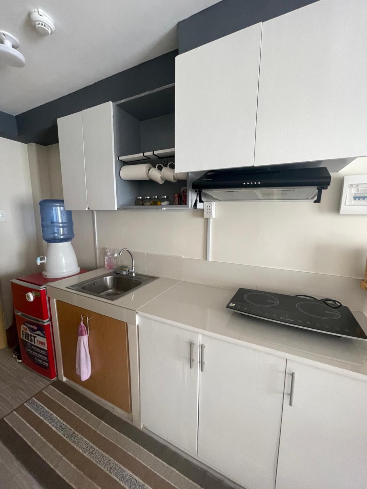 8 Spatial Condominium Davao Екстер'єр фото